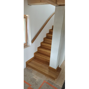 Samonosné Drevené schody s podstupnicami