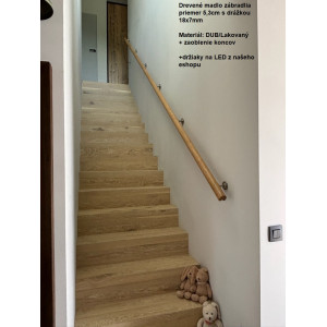 Drevené madlo zábradlia priemer 5,3cm s drážkou 18x7mm č.2