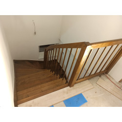 Drevené schody rovné