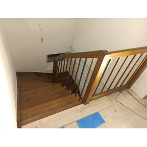 Drevené schody rovné