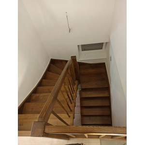 Drevené schody rovné